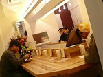 カウンター17席の店内