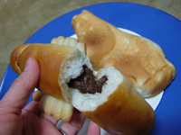 チョコクリーム入り