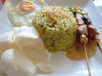 ドライカレー風ナシゴレンランチ