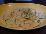 小柱とズッキーニのウニクリームソースのパスタ